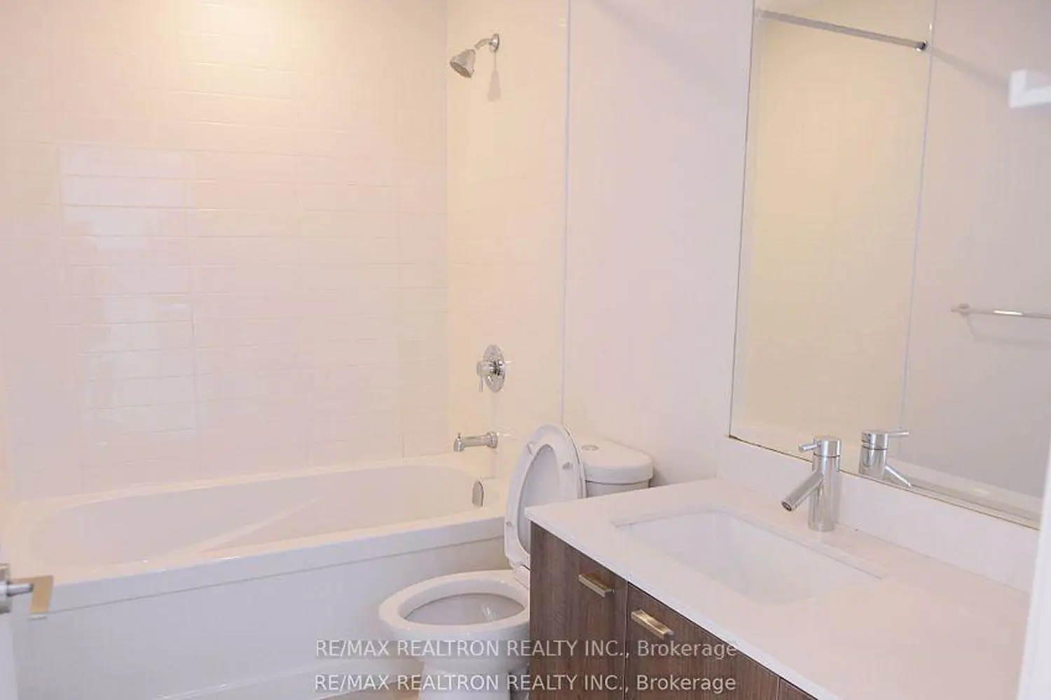 Additional image 12 of 30 Roehampton Avenue 1501