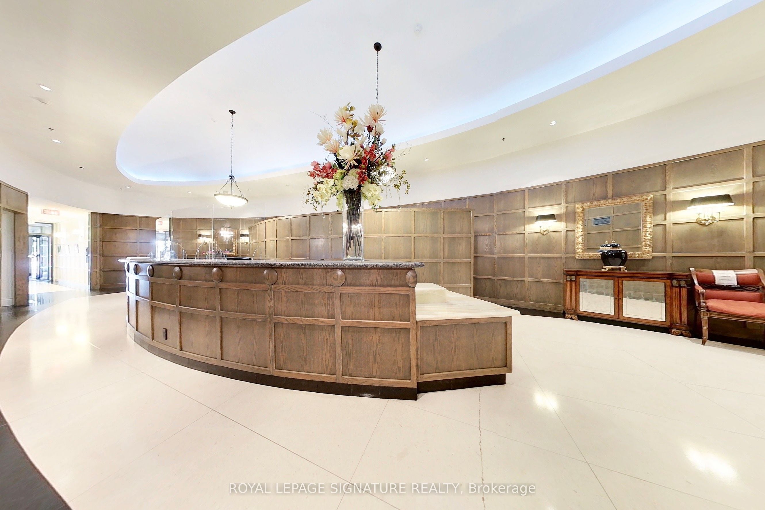 Additional image 3 of 810-102 Bloor Street W, Toronto, ON, M5S 1M8
