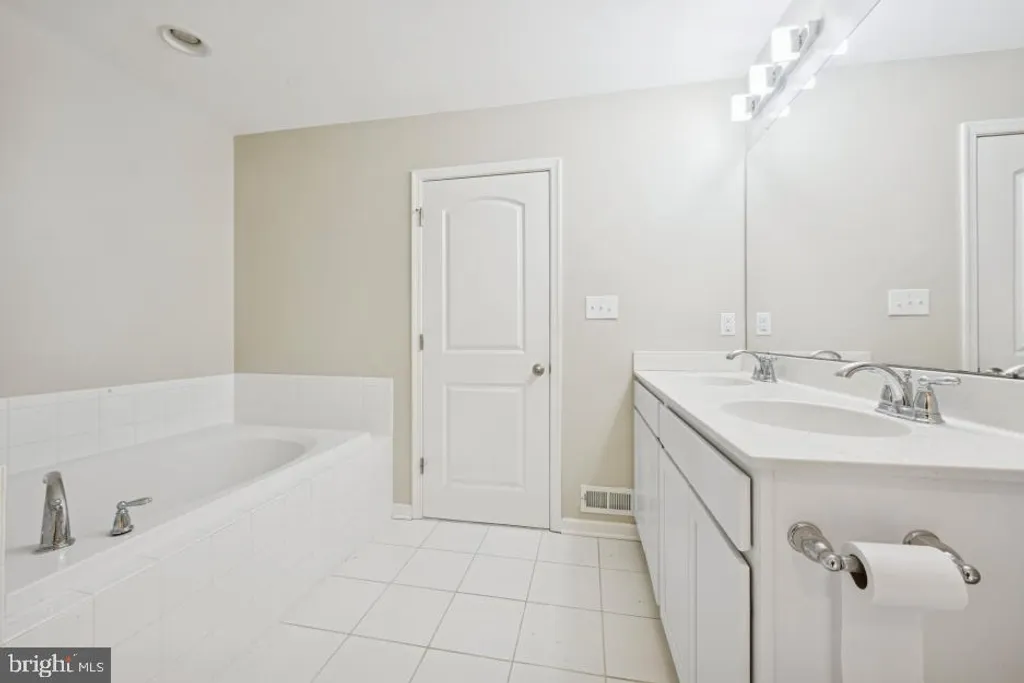 Additional image 18 of 640 Jacobsen Circle, Newark, DE 19702