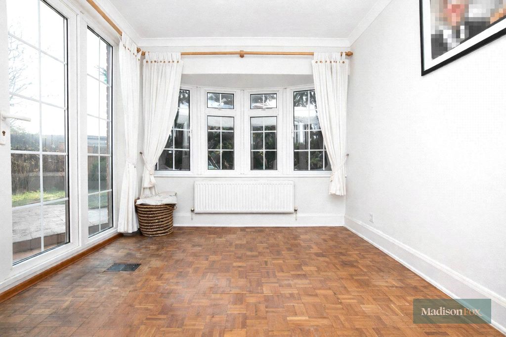Additional image 6 of 3 bed detached house for saleAlderton Rise, Loughton, Essex IG10