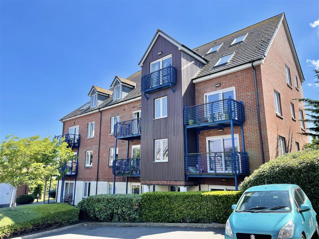 2 bed flat for saleCorscombe Close, Weymouth DT4