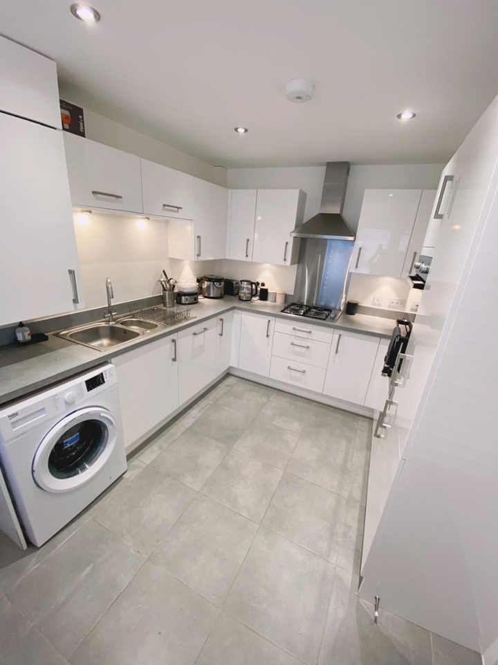 Additional image 3 of Room in a Shared House, Bradford Road, M40, N1 7GU