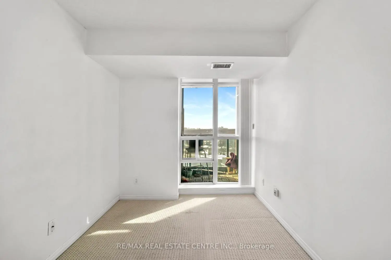 Additional image 13 of 30 Harrison Garden Boulevard 1605