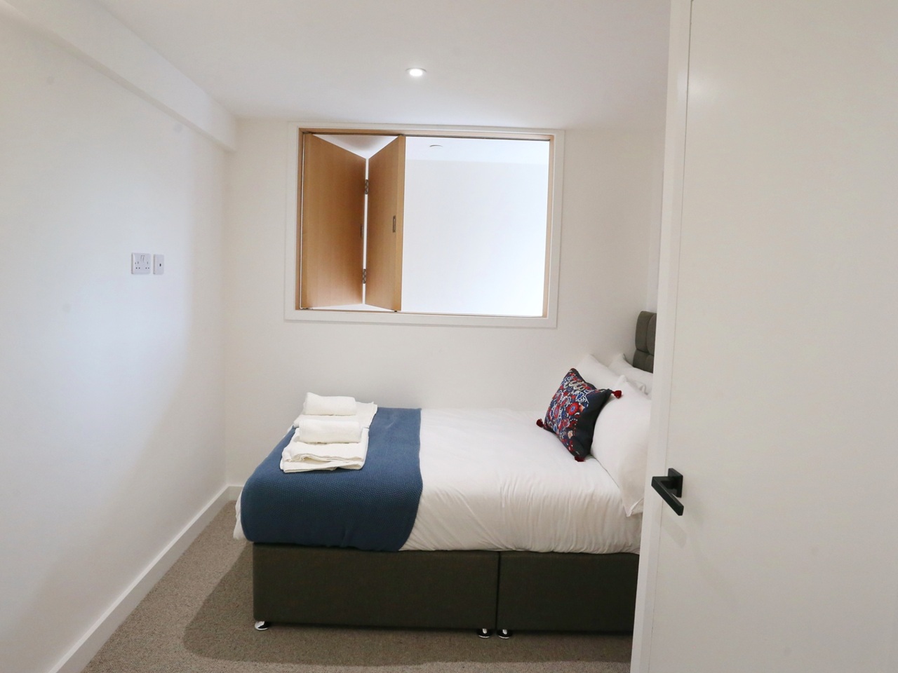 Additional image 4 of 2 Bed Flat, Spinners Way, M15, N1 7GU