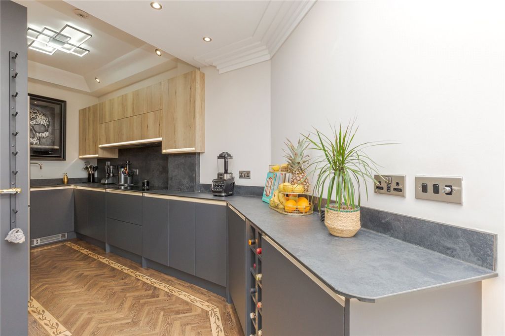 Additional image 7 of 2 bed flat for saleRoyal Circus, New Town, Edinburgh EH3