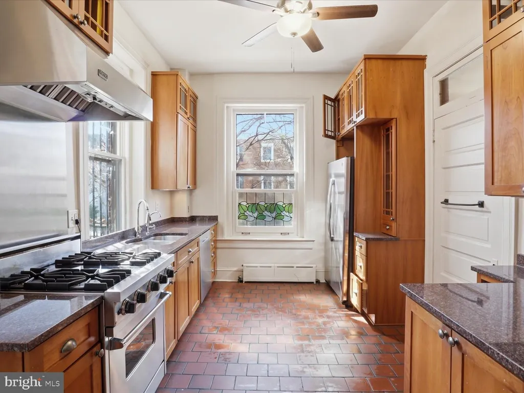 Additional image 14 of 258 8th Street SE, Washington, DC 20003