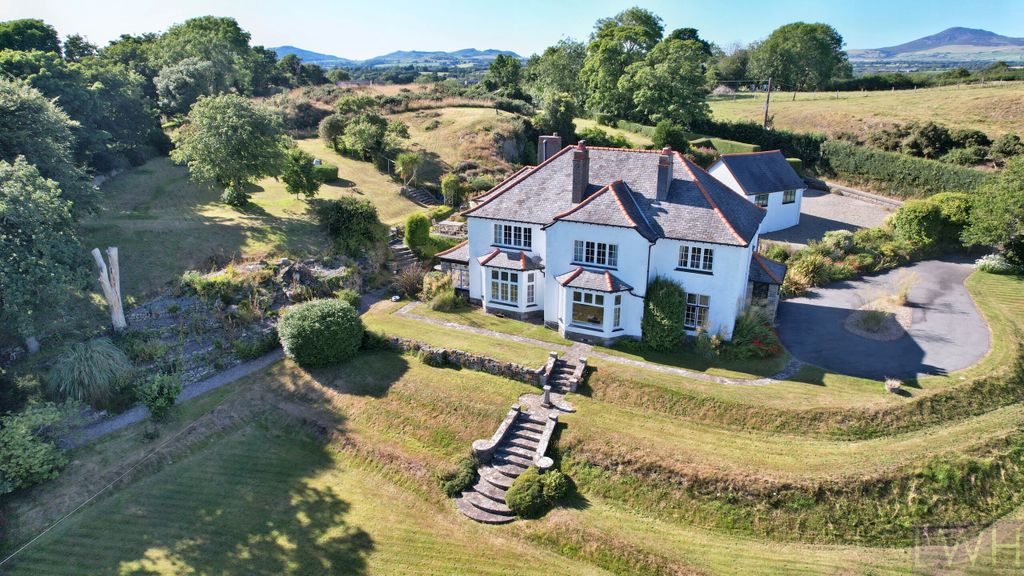 5 bed detached house for saleKarina, Pwllheli LL53