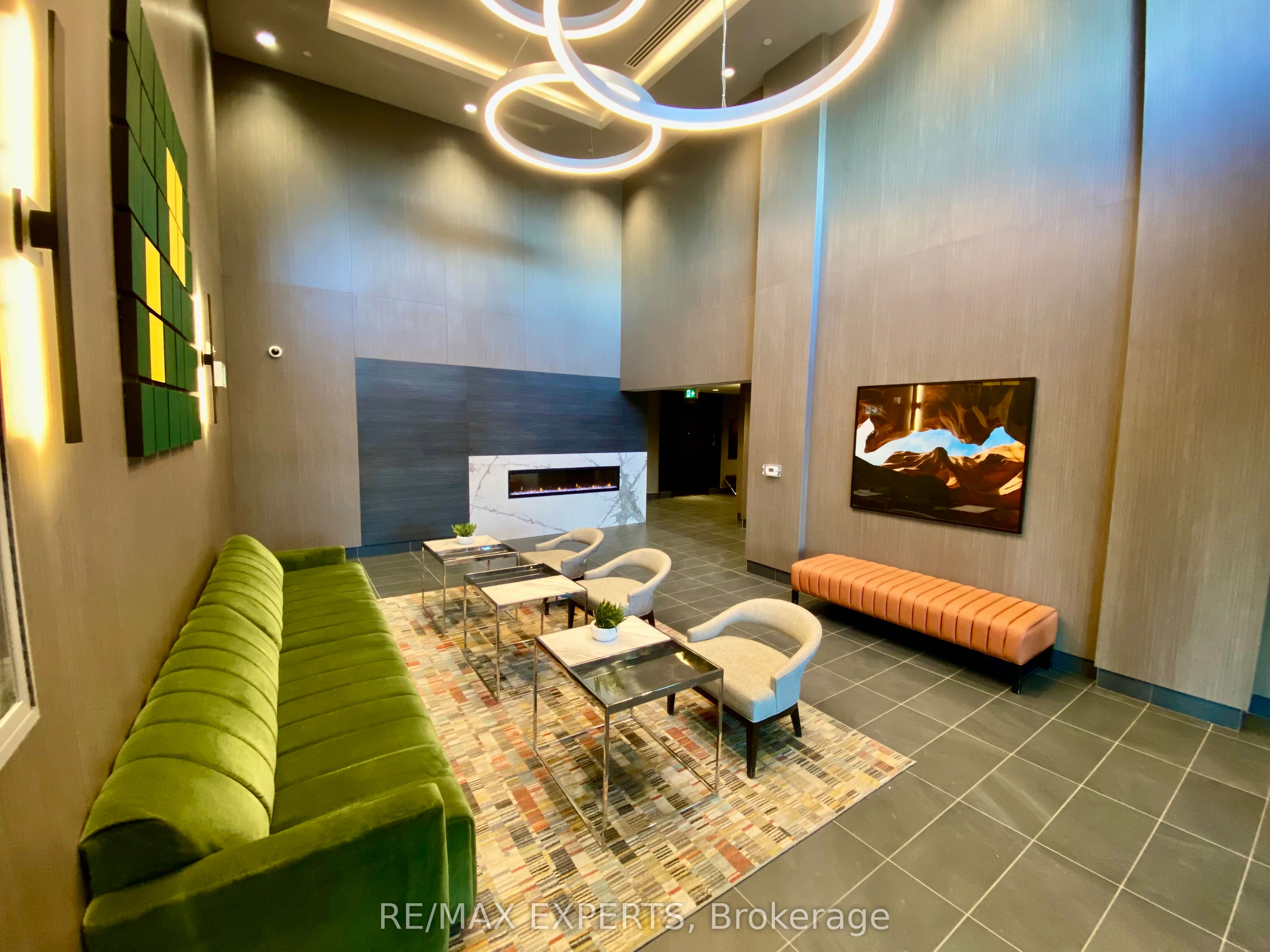Additional image 3 of 206-95 Dundas Street W, Oakville, ON, L6M 5N4