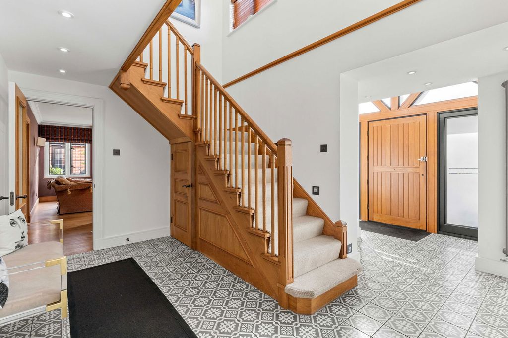 Additional image 10 of 6 bed detached house for saleRoundwood Avenue, Hutton Mount, Brentwood CM13