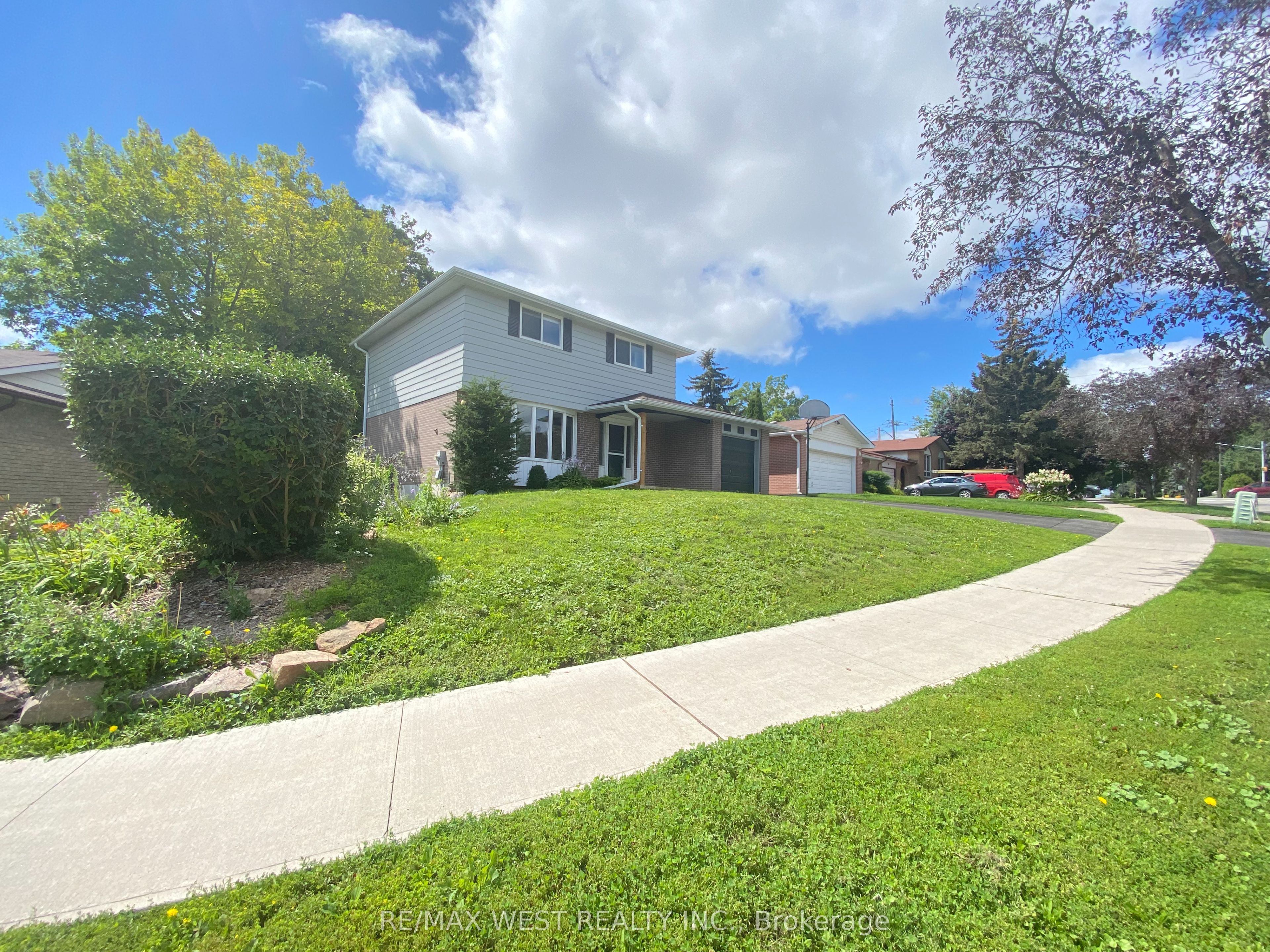 Additional image 2 of 20 Britannia Avenue, Bradford West Gwillimbury, ON, L3Z 1A1