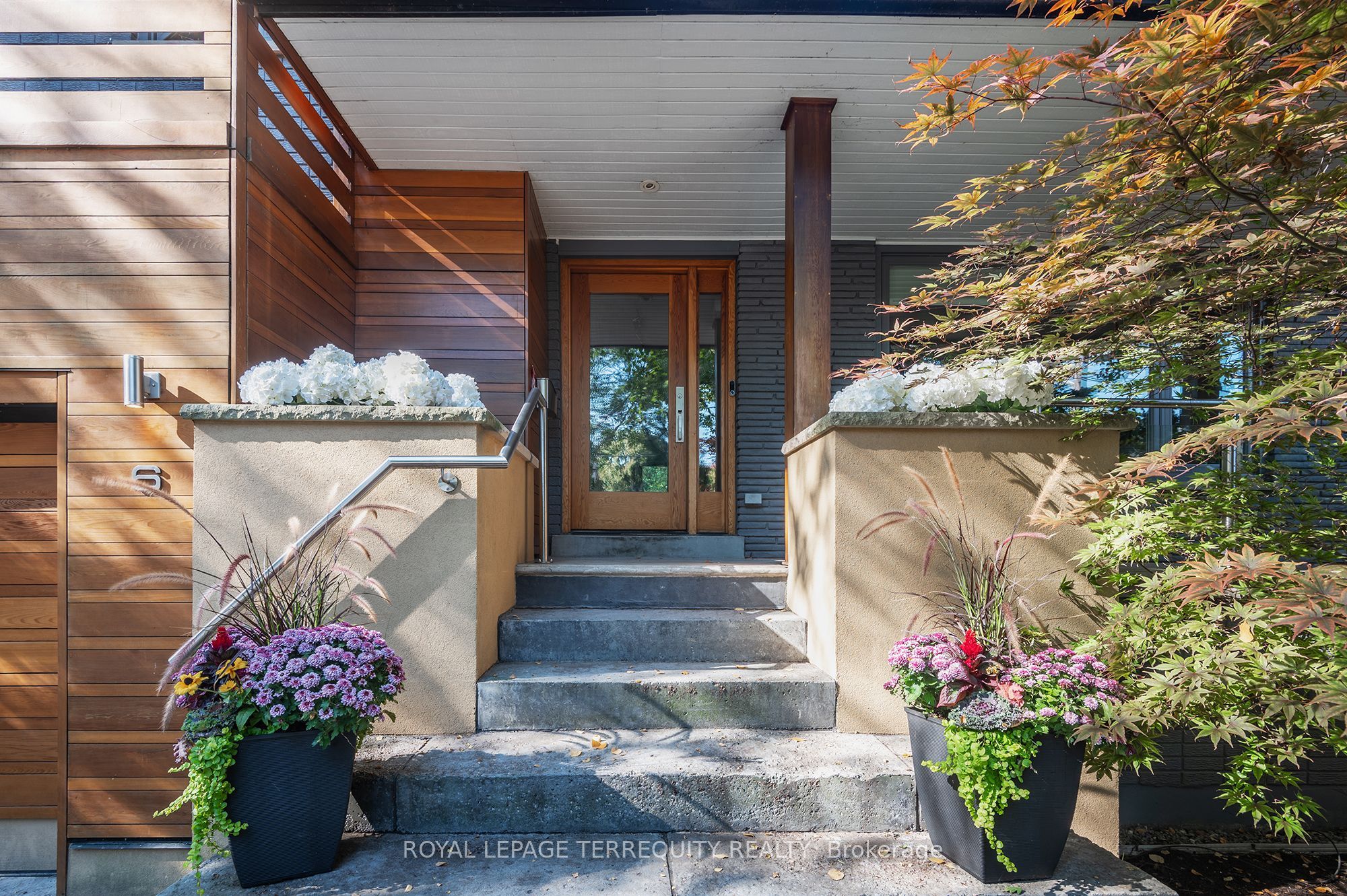 Additional image 4 of 6 Earlington Avenue, Toronto, ON, M8X 2N5