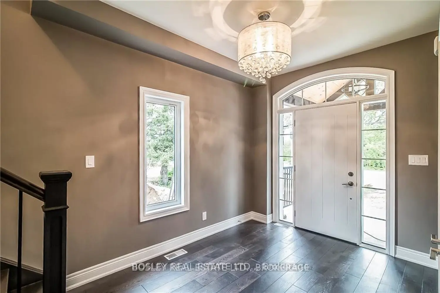 6168 Curlin Crescent photo 5