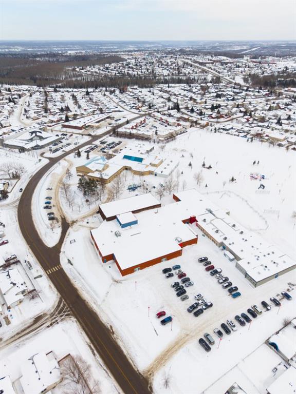 Additional image 2 of 106 Becker Crescent, Fort Mcmurray, AB, T9K 1M7