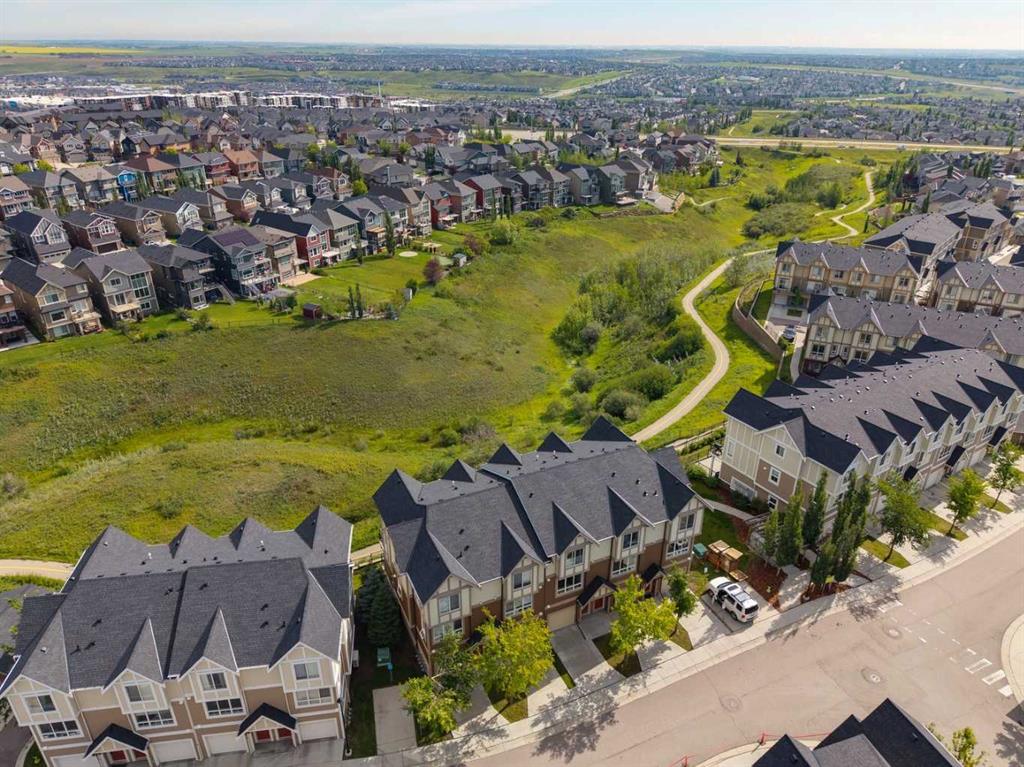 Additional image 2 of 61 Sherwood Lane NW, Calgary, AB, T3R0V3