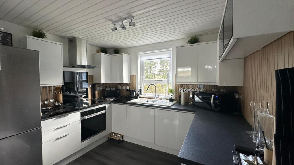 Additional image 7 of Cross Slacks, Banff, AB45