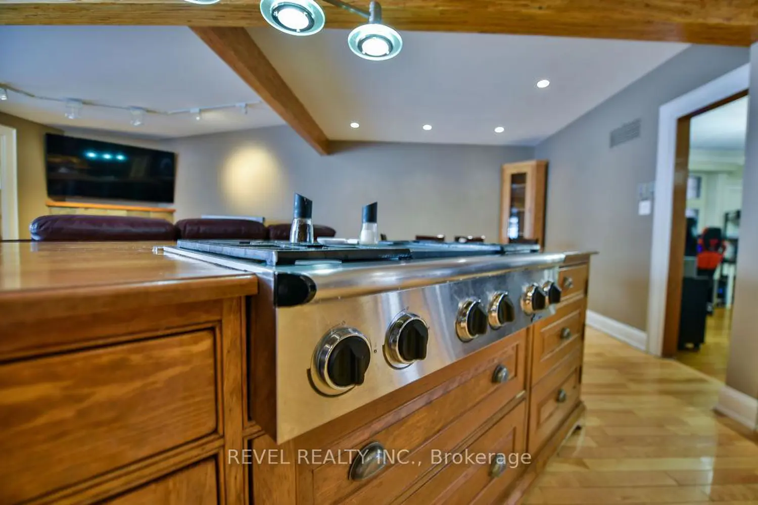 184 Hemlock Street photo 4