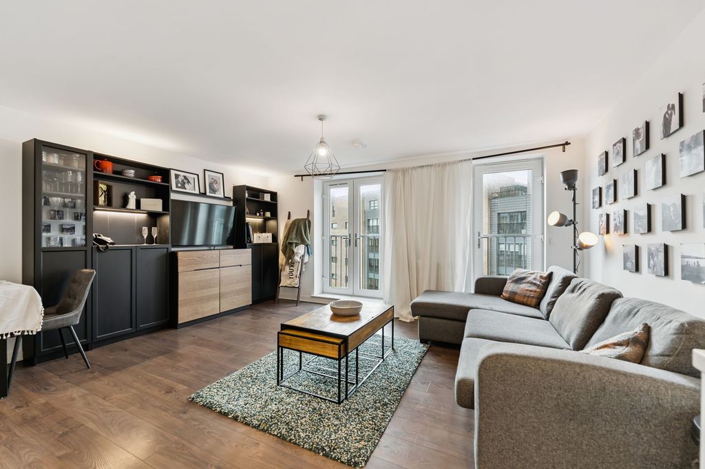 Additional image 3 of 2 bed flat for saleBell Street, Flat 5/3, Merchant City, Glasgow G4