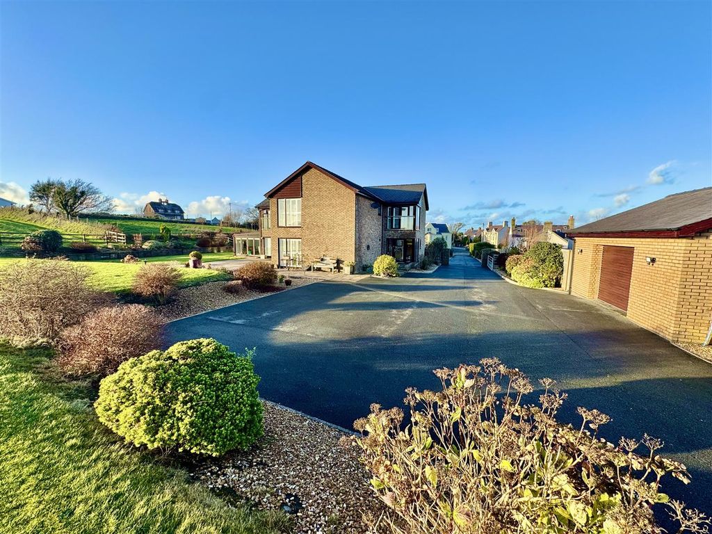 4 bed detached house for saleLlys Madryn, Lon Uchaf, Morfa Nefyn LL53