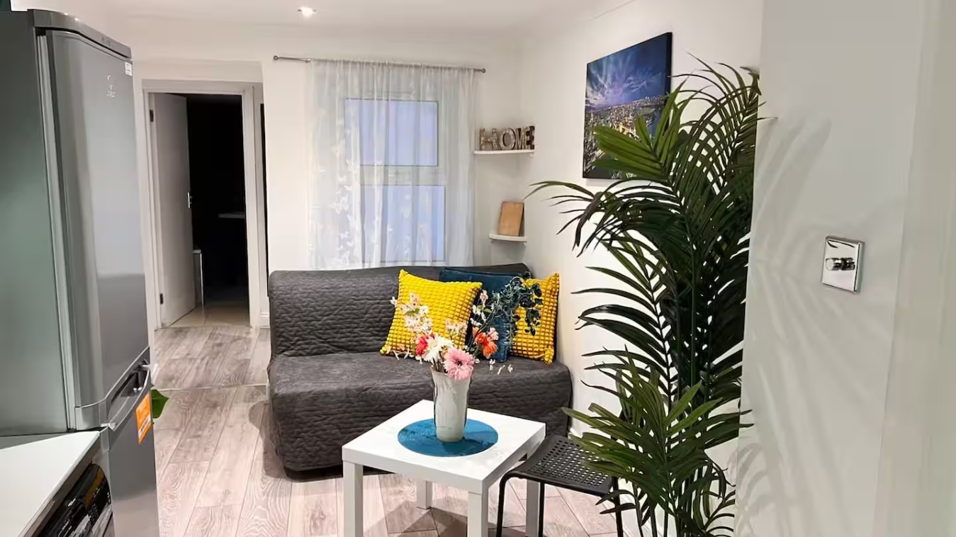 Additional image 11 of Studio Flat, North End Road, W14, N1 7GU