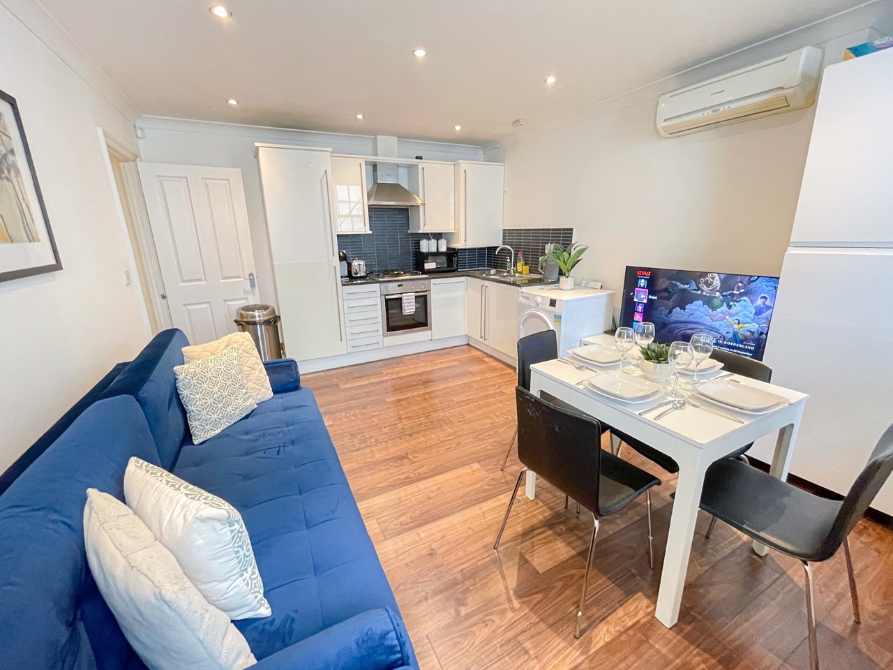 2 Bed Flat, Villiers St, WC2N, N1 7GU