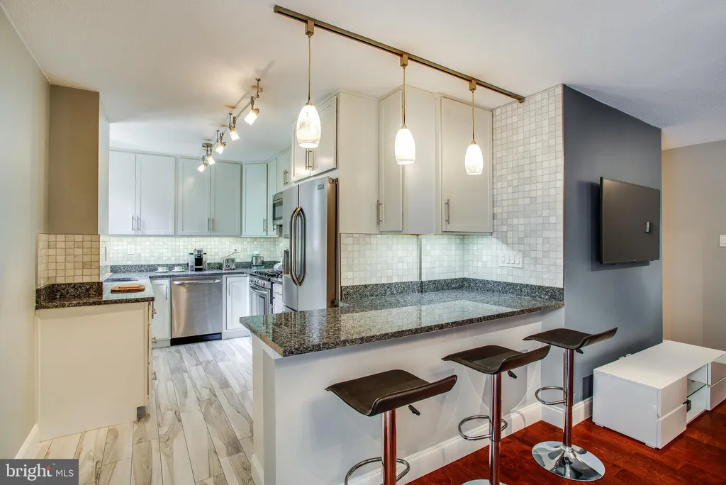 Additional image 4 of 2201 L Street NW Unit 500, Washington, DC 20037