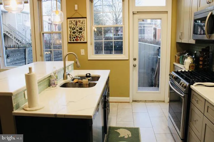 Additional image 50 of 1011 8th Street NE, Washington, DC 20002