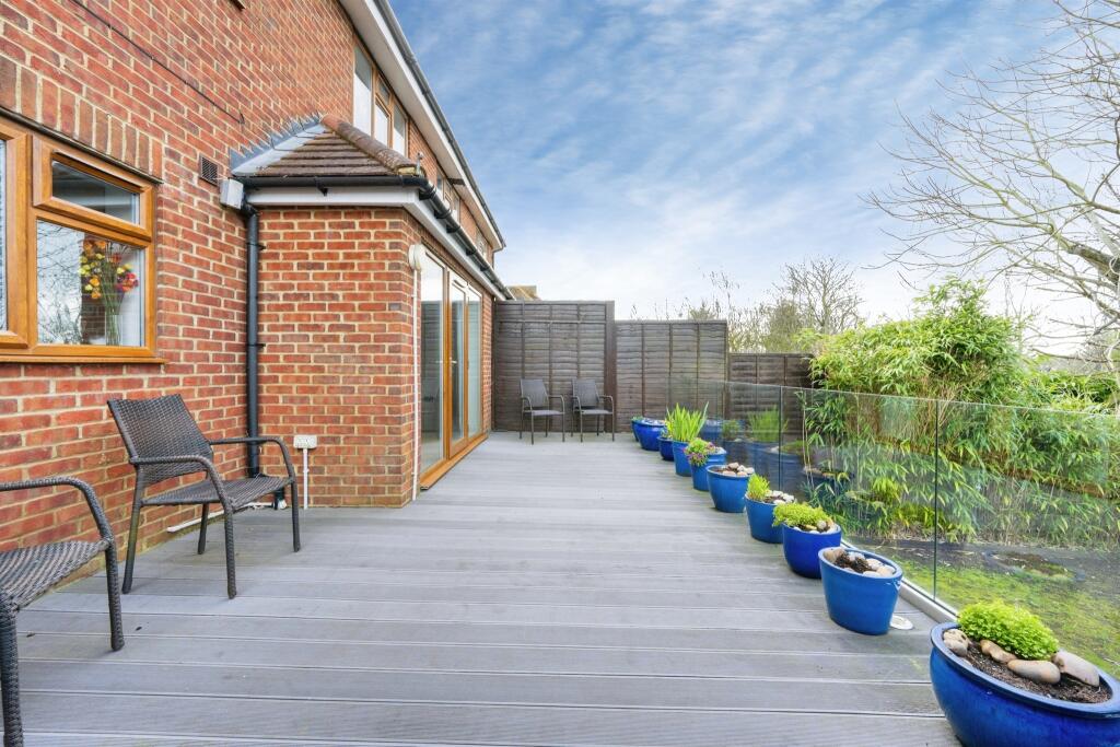 Additional image 28 of Mount Drive, Park Street, St. Albans