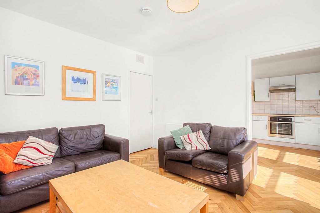 2 bed flat for sale6 Bramerton Court, 27 Dirleton Avenue, North Berwick EH39 photo 4