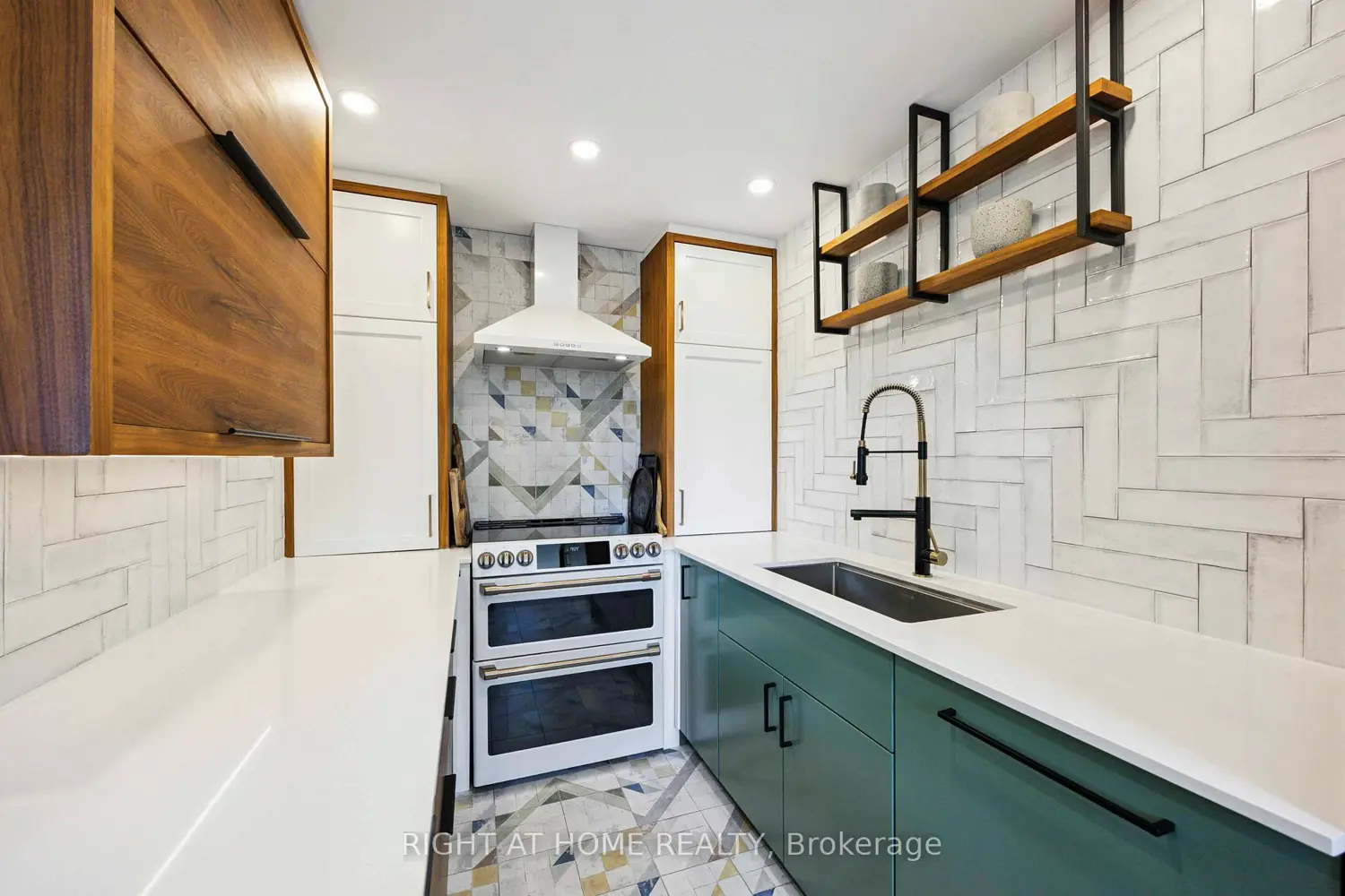 Additional image 11 of 57 Neptune Drive 103