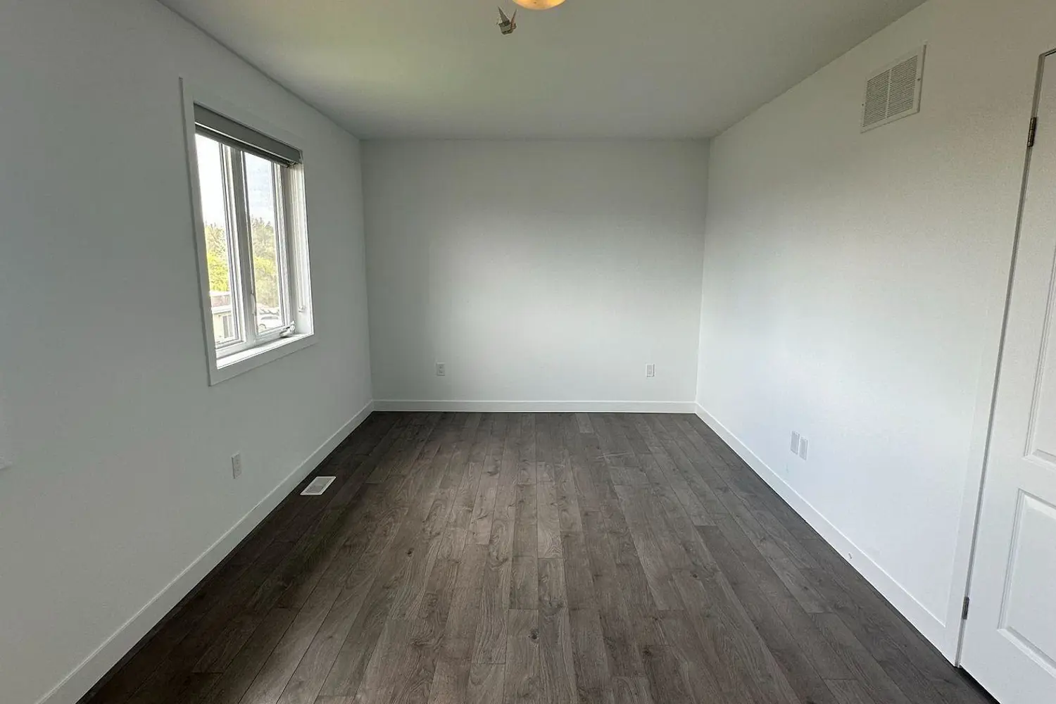 Additional image 9 of 27 Denistoun Street