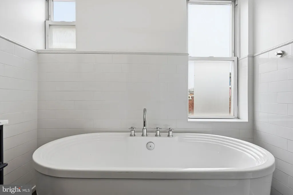 Additional image 20 of 816 13th Street NE, Washington, DC 20002