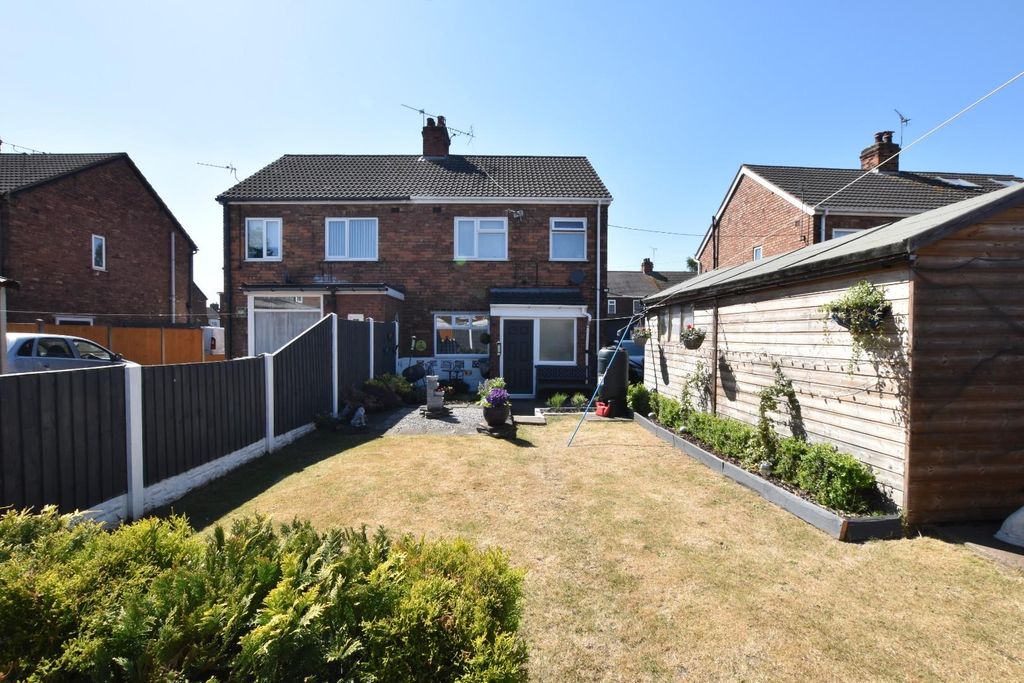 Additional image 4 of 3 bed semi-detached house for saleFairmont Crescent, Scunthorpe DN16