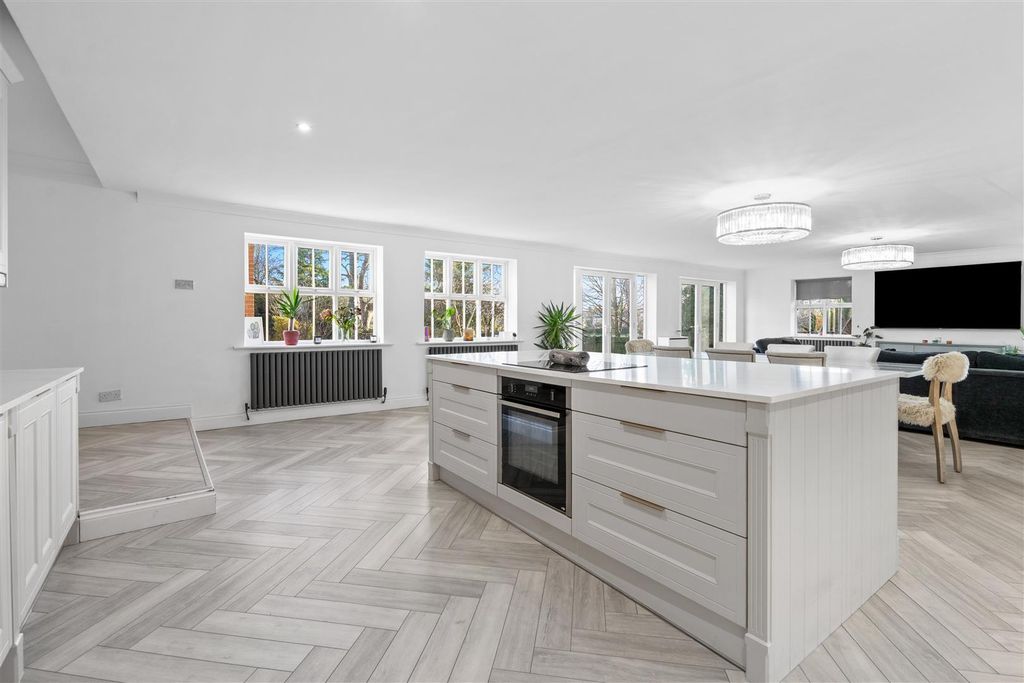 Additional image 6 of 6 bed detached house for salePark Drive, Hartlepool TS26