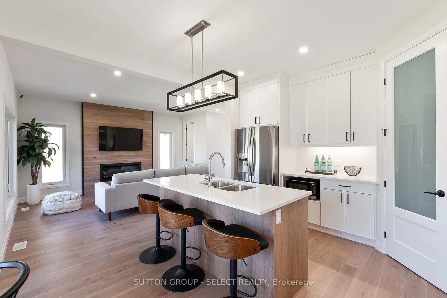 6366 Heathwoods Avenue photo 5