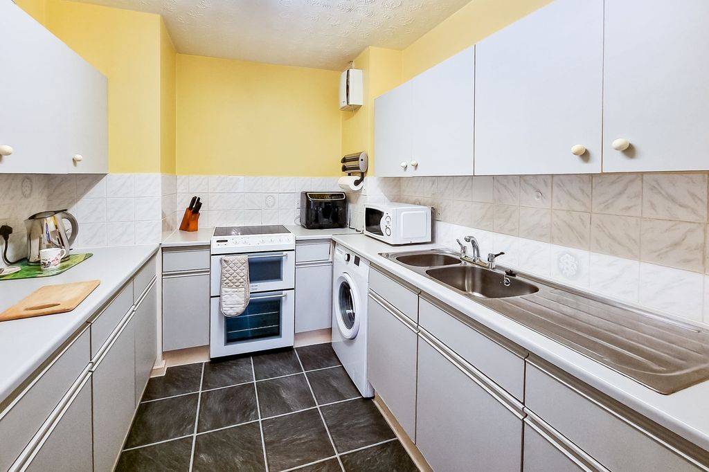 Additional image 8 of 1 bed flat for saleGlebe Road, Harrogate HG2