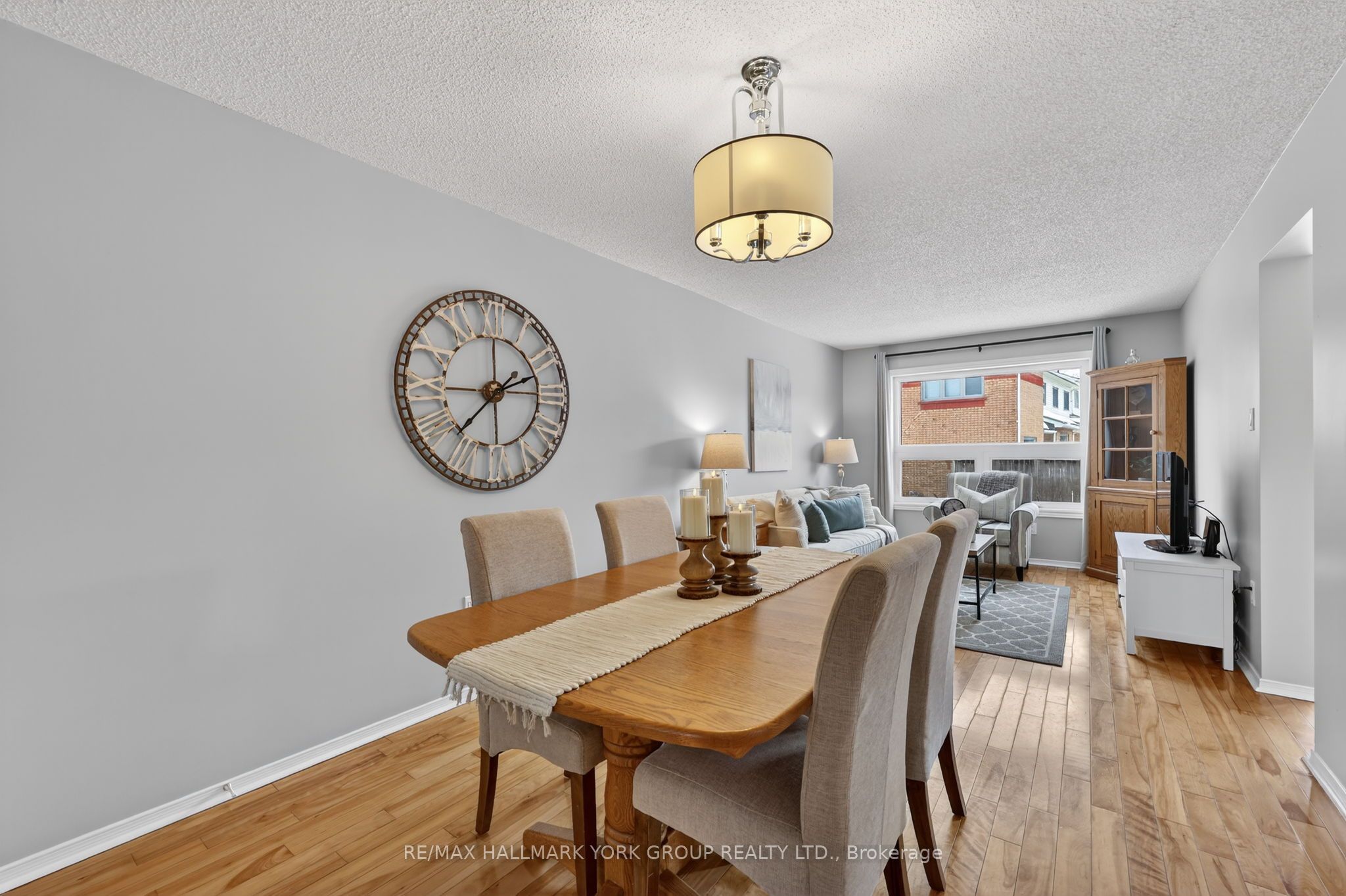 Additional image 2 of 890 Caribou Valley Circle, Newmarket, ON, L3X 1X1