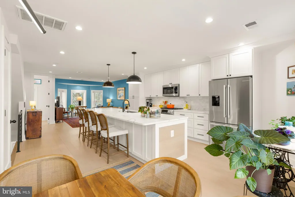 Additional image 7 of 632 Rock Creek Church Rd NW Unit 2, Washington, DC 20010