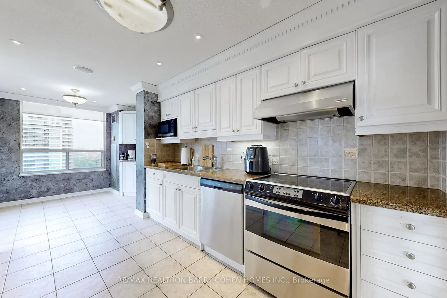 Additional image 7 of 100 Upper Madison Avenue 2803