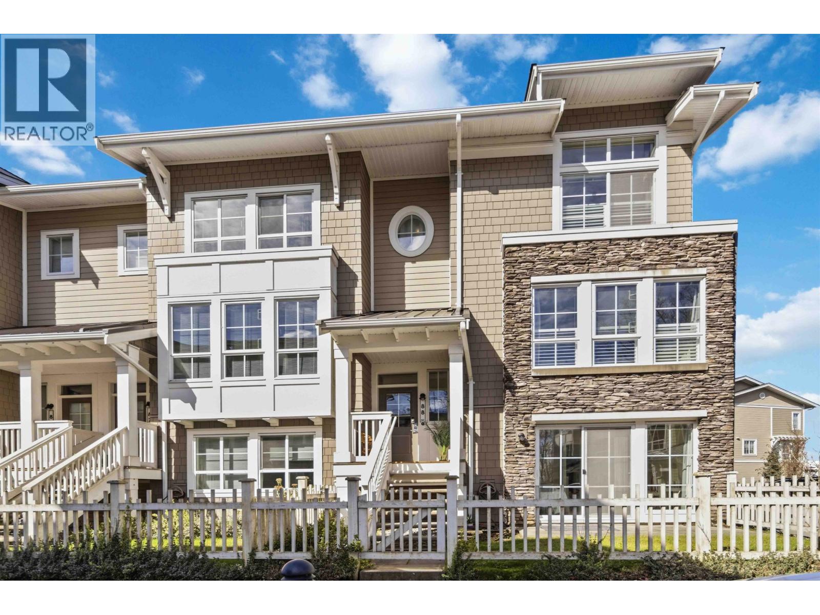 Primary image of 88 5551 ADMIRAL WAY
