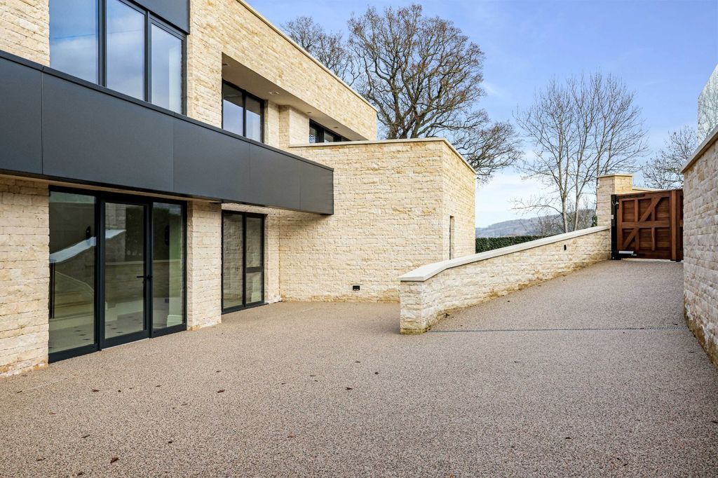 Additional image 16 of 6 bed detached house for saleSovereign View, Charlton Kings, Cheltenham, Gloucestershire GL52