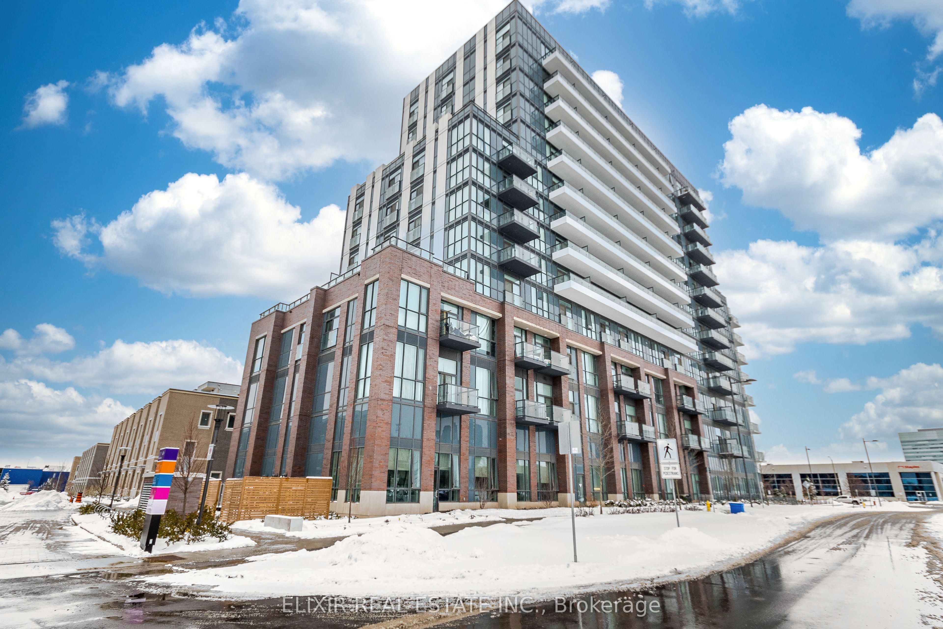 Primary image of 522-60 Honeycrisp Crescent, Vaughan, ON, L4K 0N5