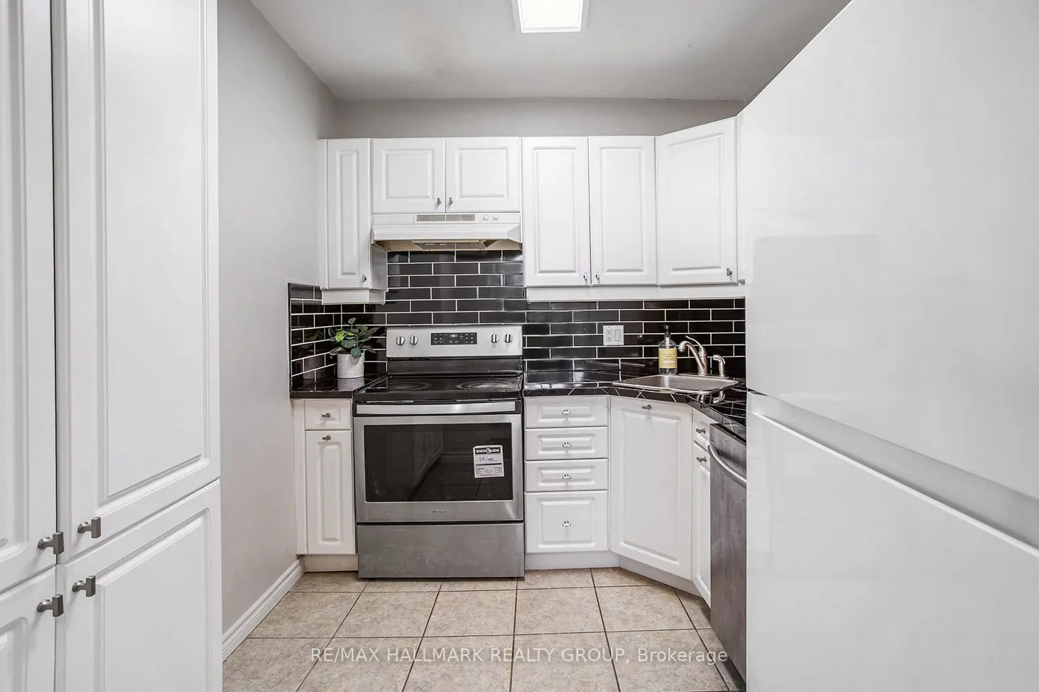 Additional image 7 of 2000 Jasmine Crescent 1508