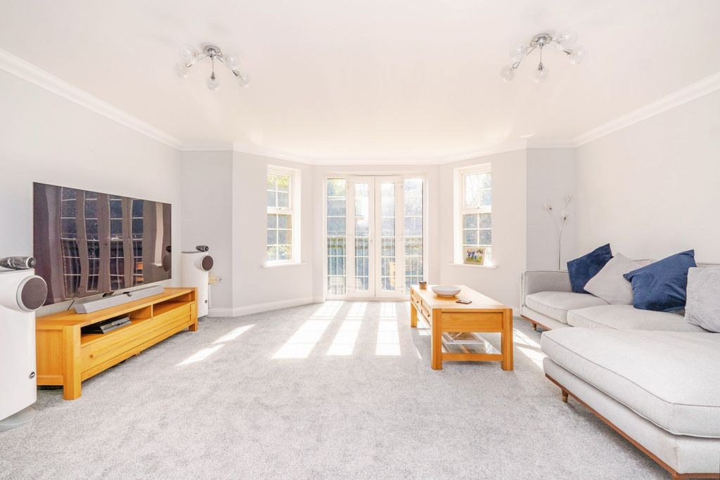 Additional image 6 of 2 bed flat for saleGoring Court, Bramber Road, Steyning, West Sussex BN44