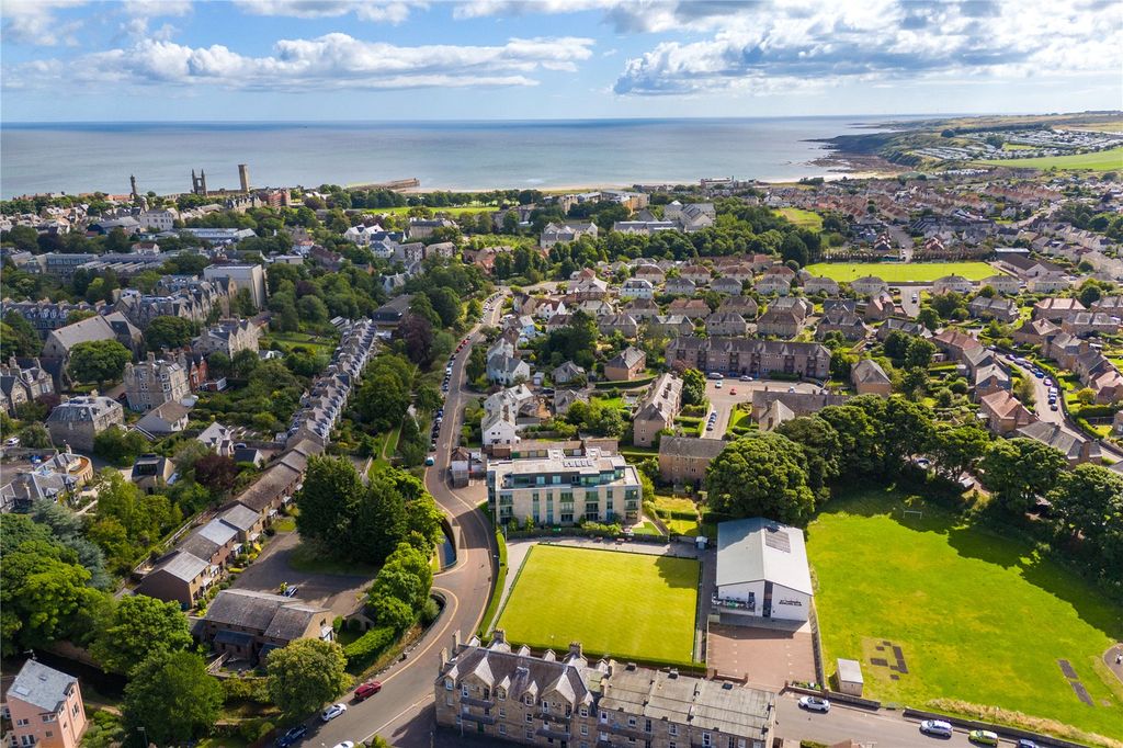 2 bed flat for saleThe Square Green, 26 Kinnessburn Road, St. Andrews, Fife KY16