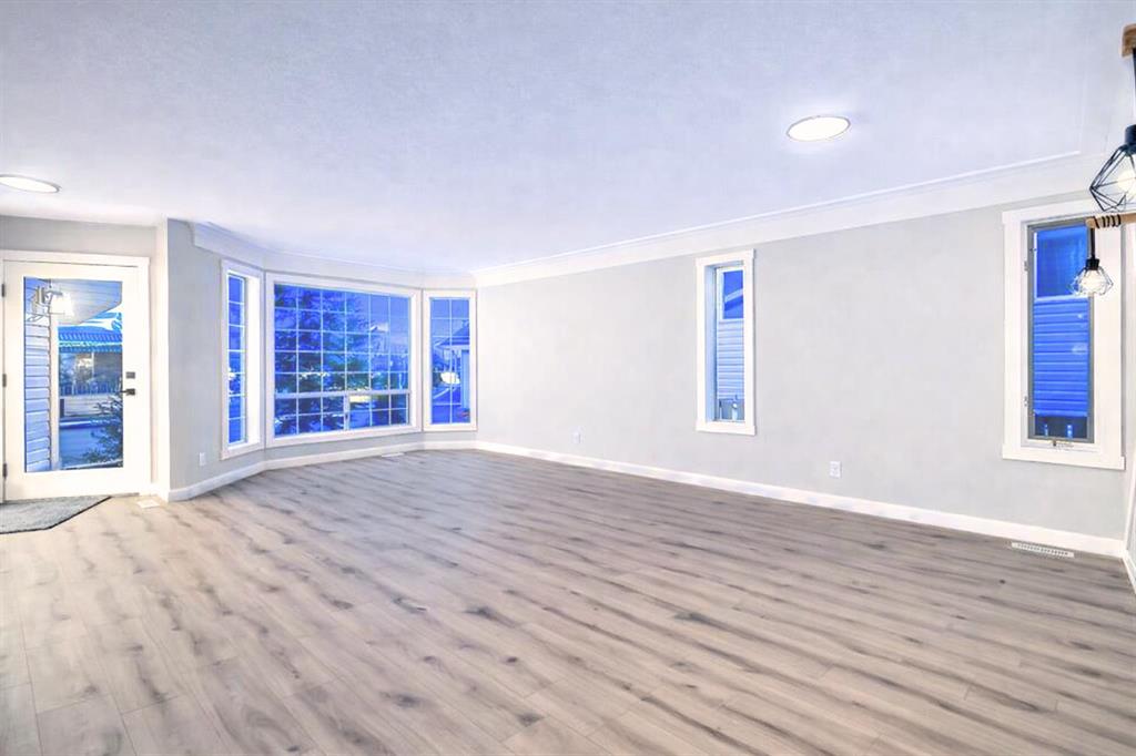 Additional image 5 of 902 Applewood Drive SE, Calgary, AB, T2A 7P2