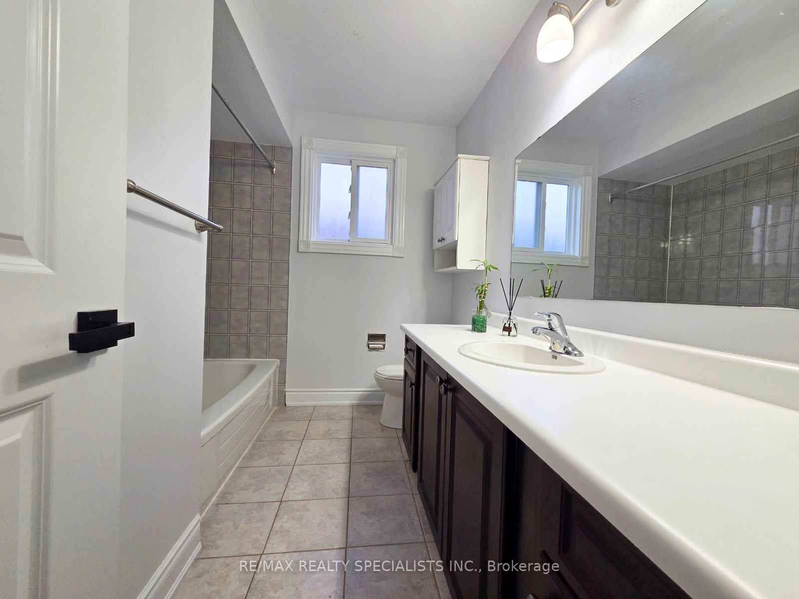 Additional image 3 of Room B-51 Dumfries Avenue, Brampton, ON, L6Z 2Y3
