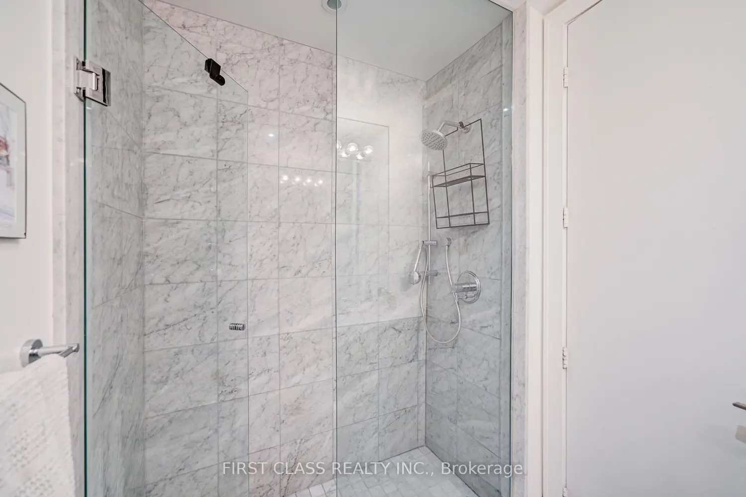 Additional image 19 of 39 Queens Quay 402