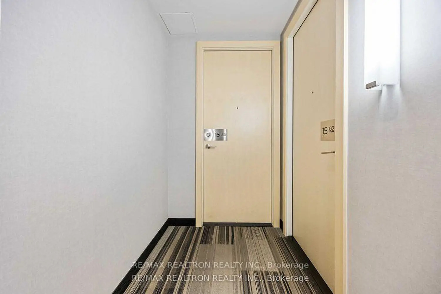 Additional image 3 of 30 Roehampton Avenue 1501