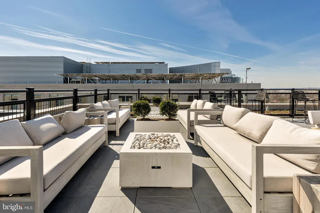 Additional image 32 of 37 L Street SE Unit 308, Washington, DC 20003