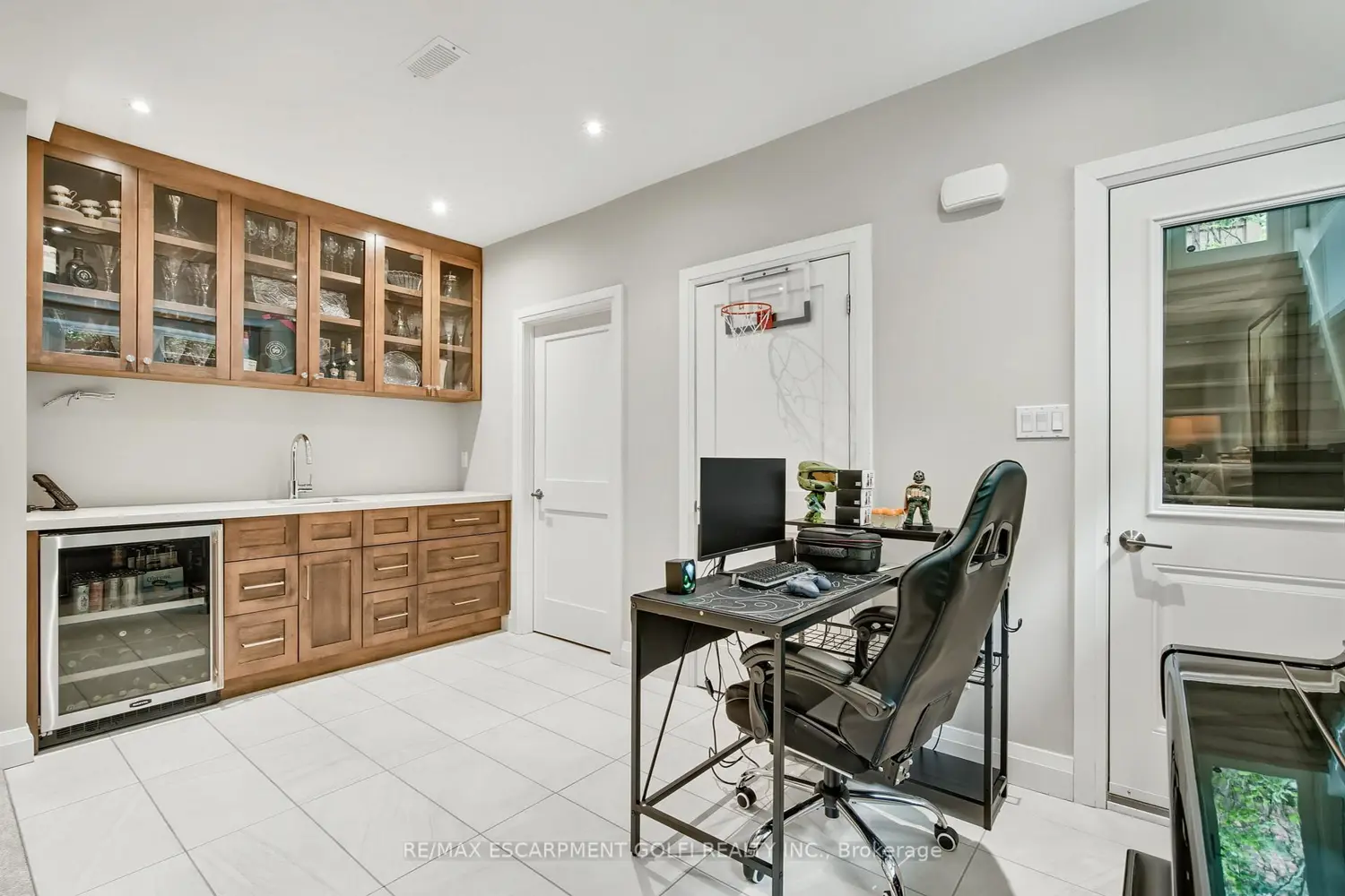 Additional image 16 of 61 Oak Knoll Drive